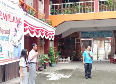 Kepala Sekolah SMK Grafika Bina Media Medan Membuka Kegiatan Generasi Milenial Literasi Membaca